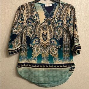 💕Renee C Paisley Print V-Neck Blouse Size Small